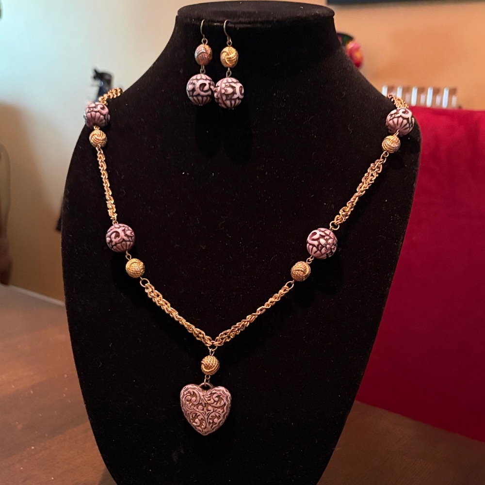 Gold Chain Necklace with Pink Filigree Beads and Heart Pendant - Unknown Brand